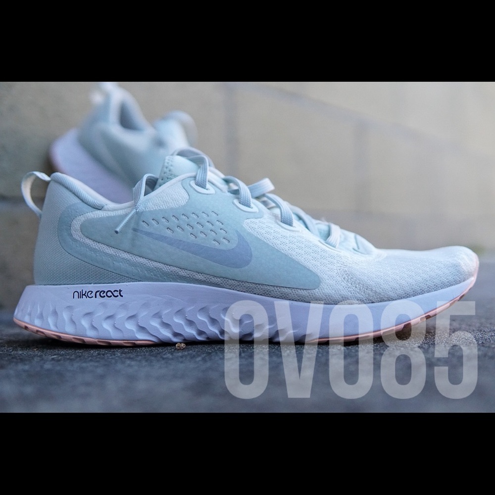 Nike Legend React - Picture 2 of 5